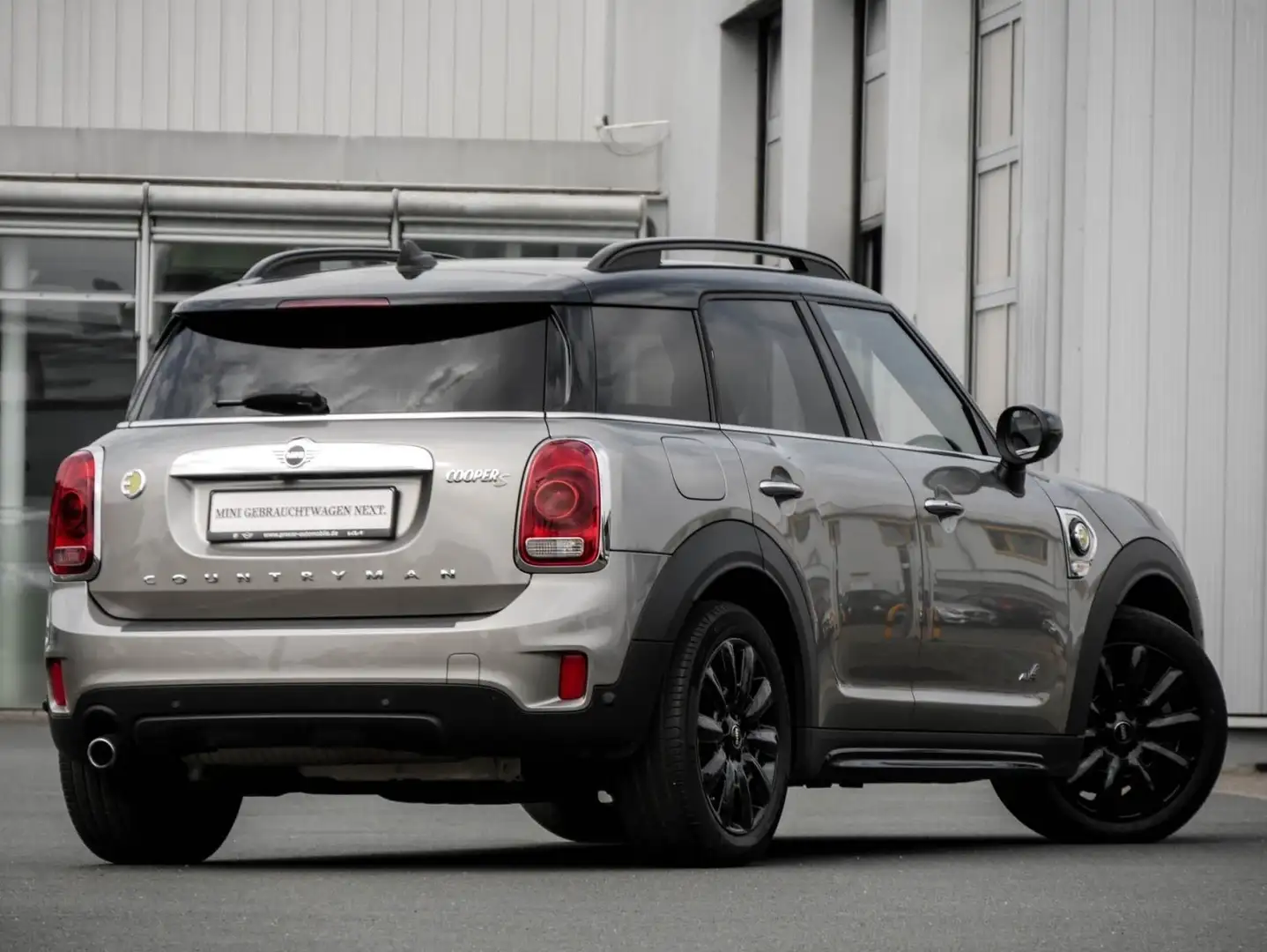 MINI Cooper SE Countryman Cooper S E ALL4 CHILI ll+H/K+LED+PANO+KAMERA Grau - 2