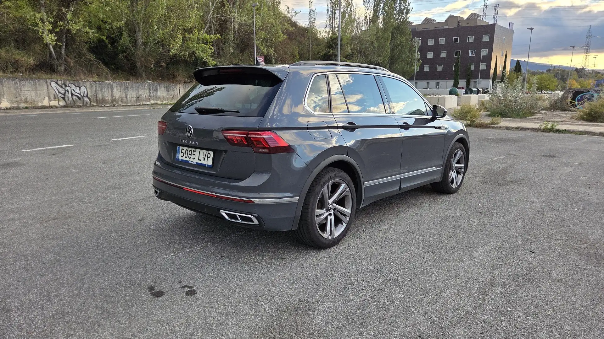 Volkswagen Tiguan 2.0TDI R-Line DSG 110kW - 2