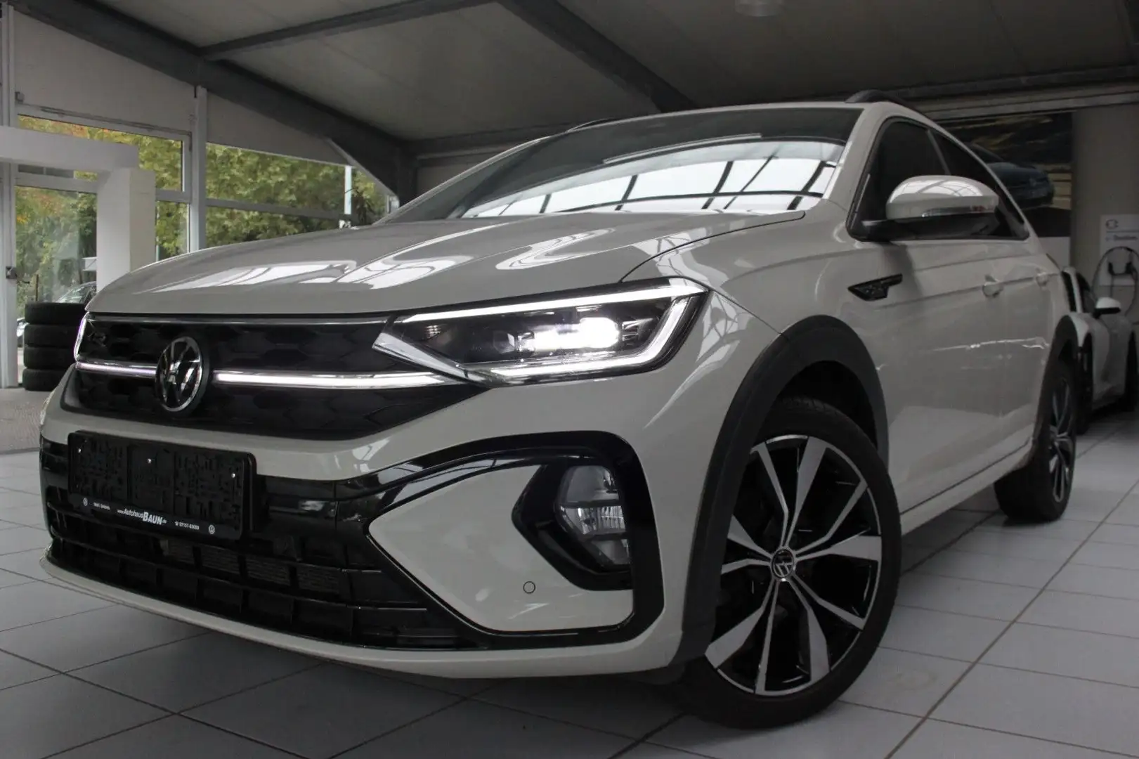 Volkswagen Taigo 2xR-LINE/DSG/KAME/ACC/NAVI/18"/STZHZ/LED Gris - 2
