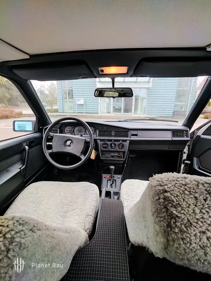 Mercedes-Benz 200 Daimler Benz, foto 1