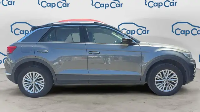 Volkswagen T-Roc view 4