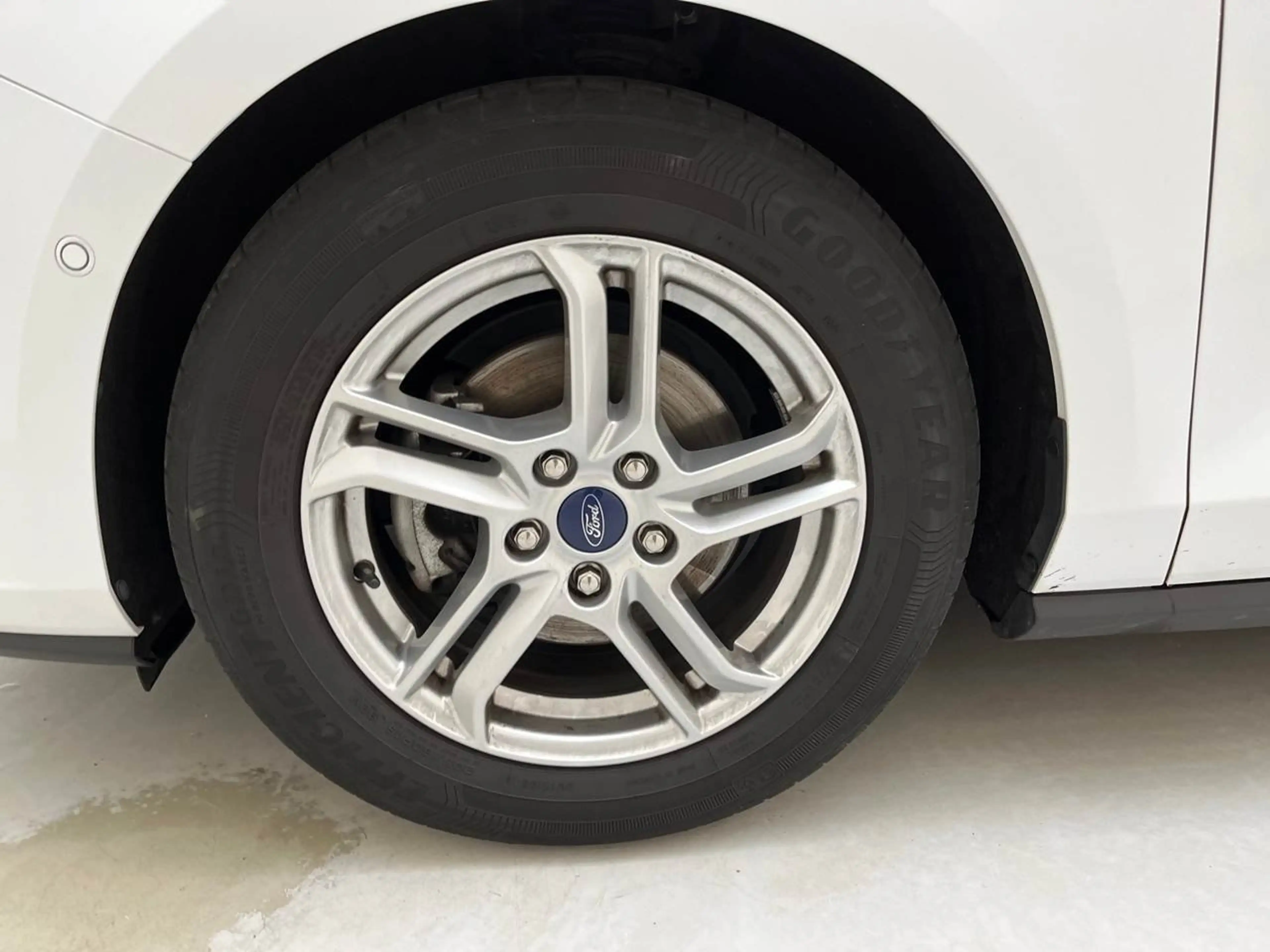 Ford Focus 1.0 EcoBoost Cool&Connect SpoSi BLIS LED — photo 13