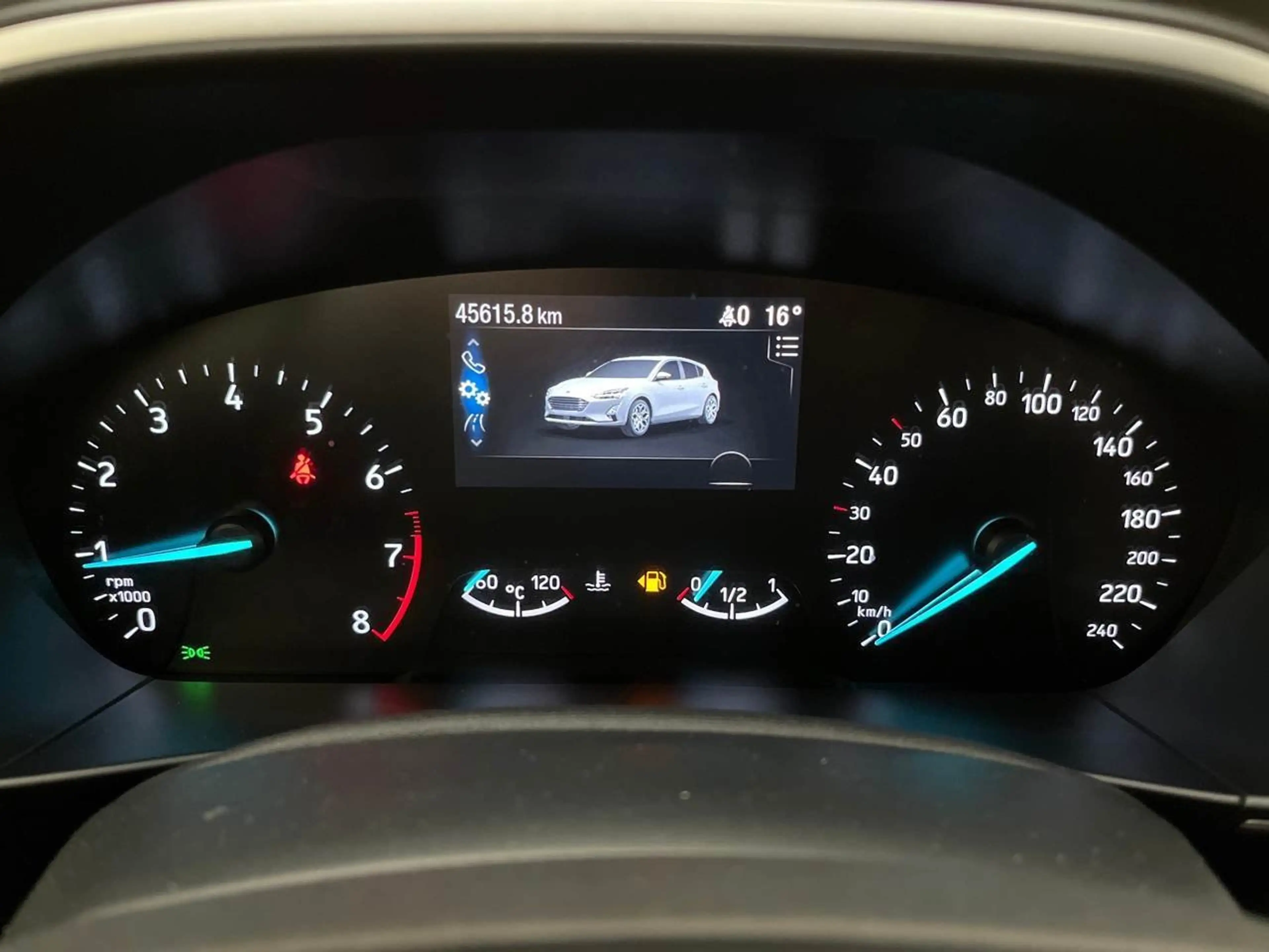 Ford Focus 1.0 EcoBoost Cool&Connect SpoSi BLIS LED — photo 11