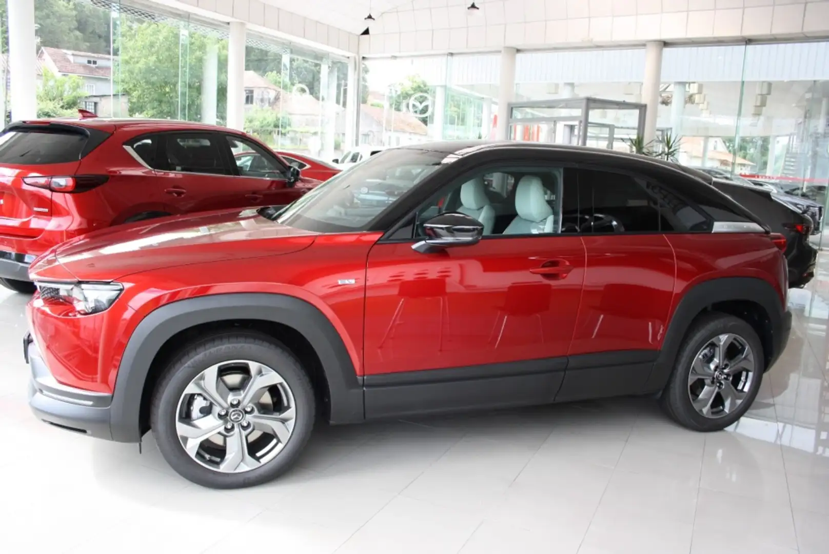 Mazda MX-30 e-Skyactiv Advantage Modern Confidence 105kW Roşu - 1