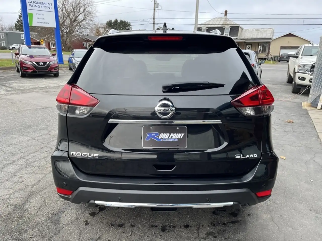 Nissan Rogue снимка Nissan Rogue
