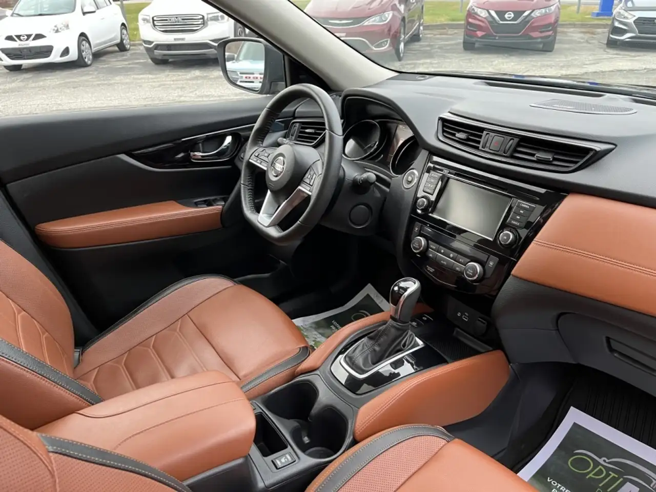 Nissan Rogue снимка Nissan Rogue