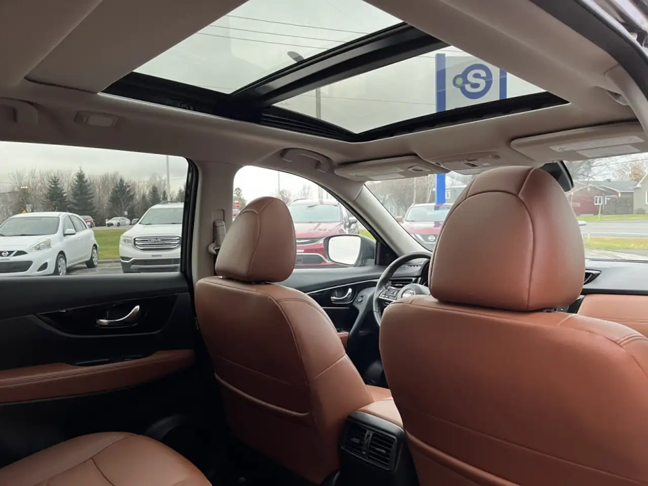 Nissan Rogue снимка Nissan Rogue