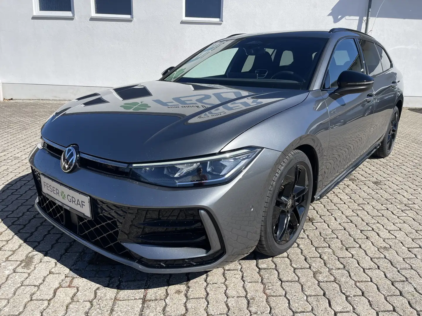 Volkswagen Passat Variant R-LINE 2.0 TDI 7-DSG NAVI HEADUP KAMERA Grijs - 2
