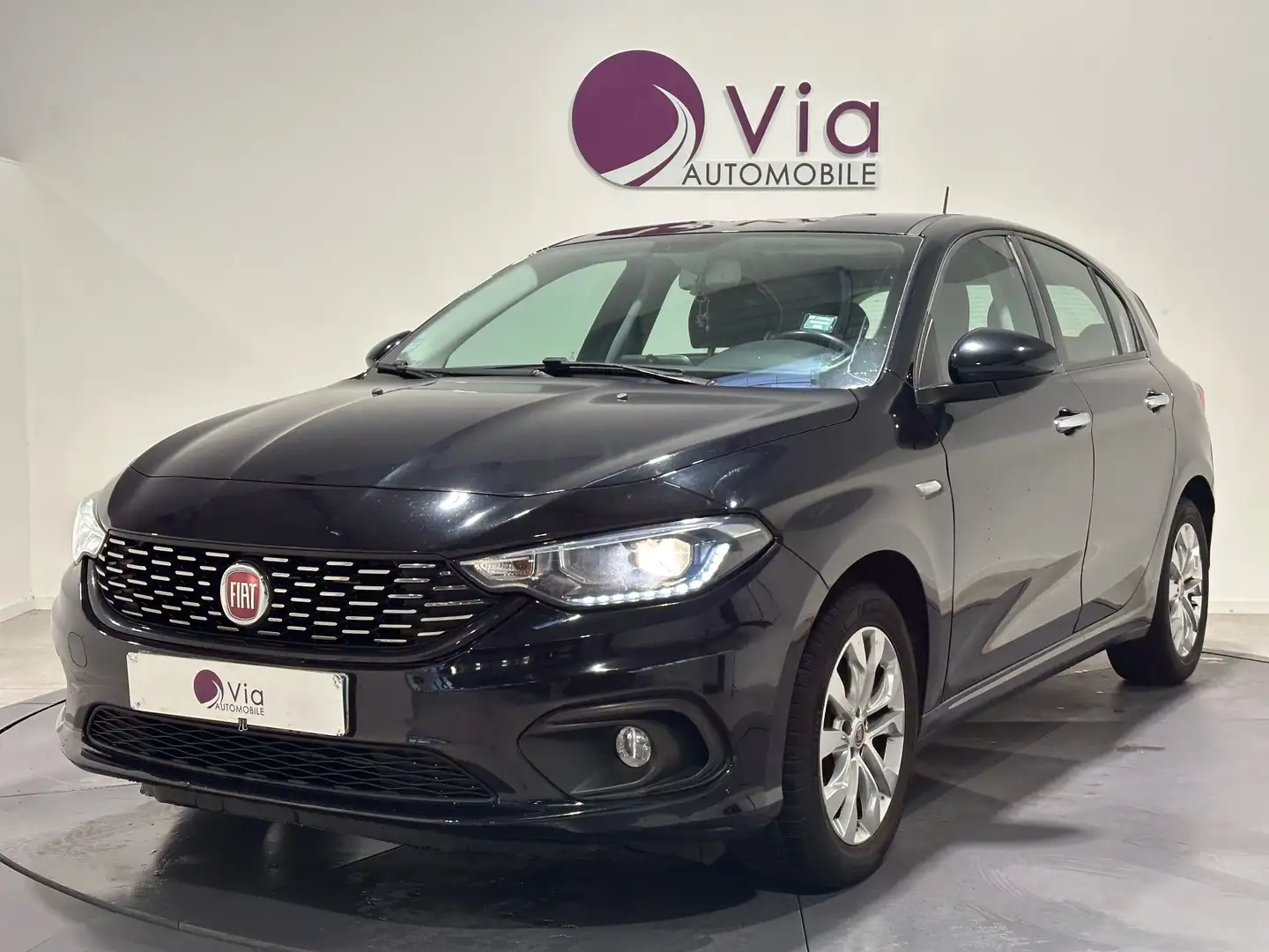 Fiat Tipo 1.4 95 ch Easy, 1ere main Noir - 1