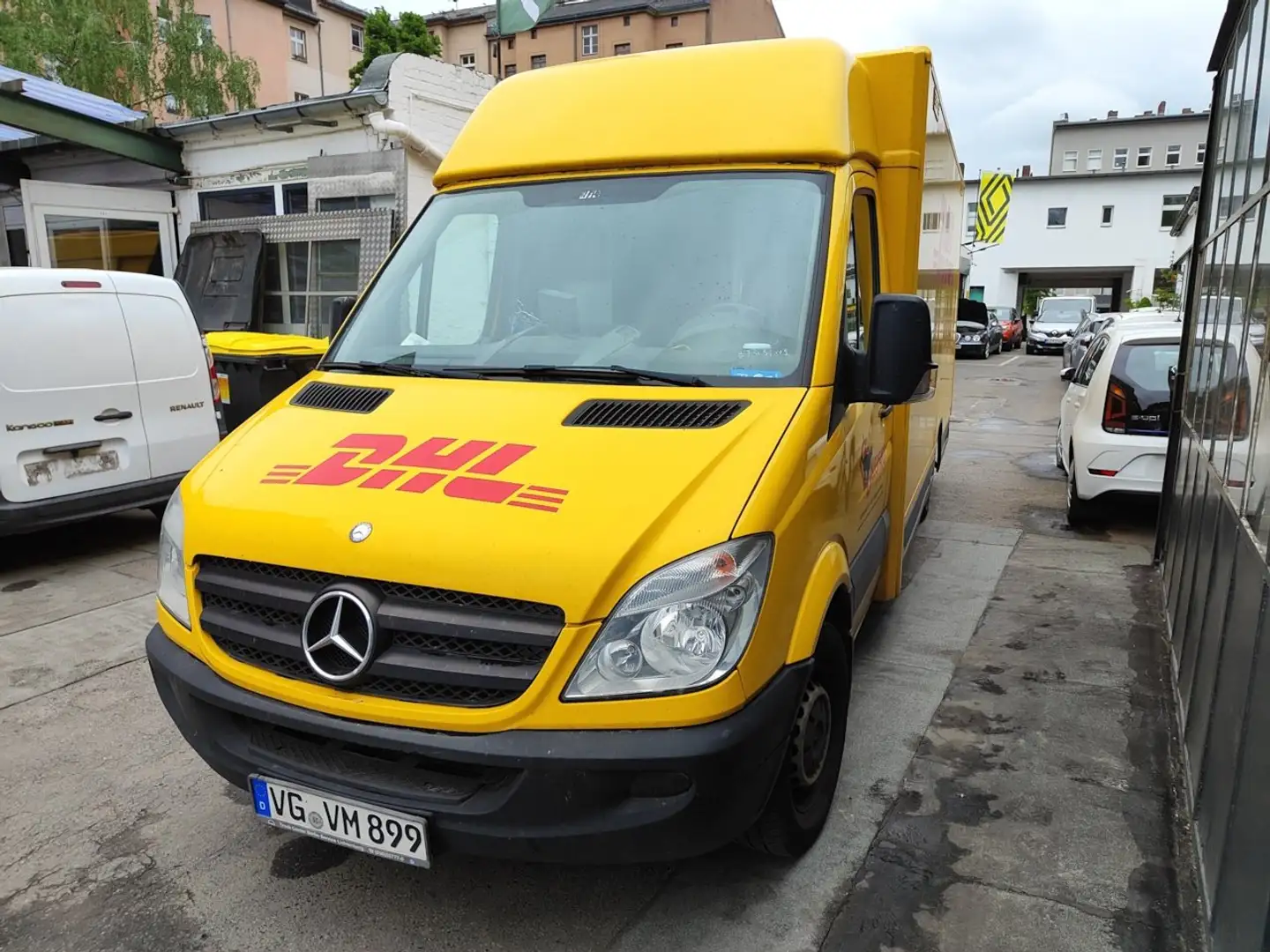 Mercedes-Benz Sprinter Geel - 2