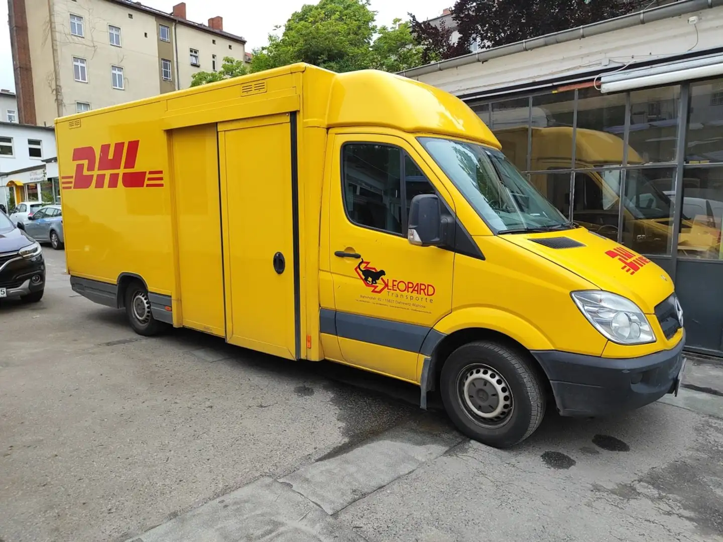 Mercedes-Benz Sprinter Geel - 1