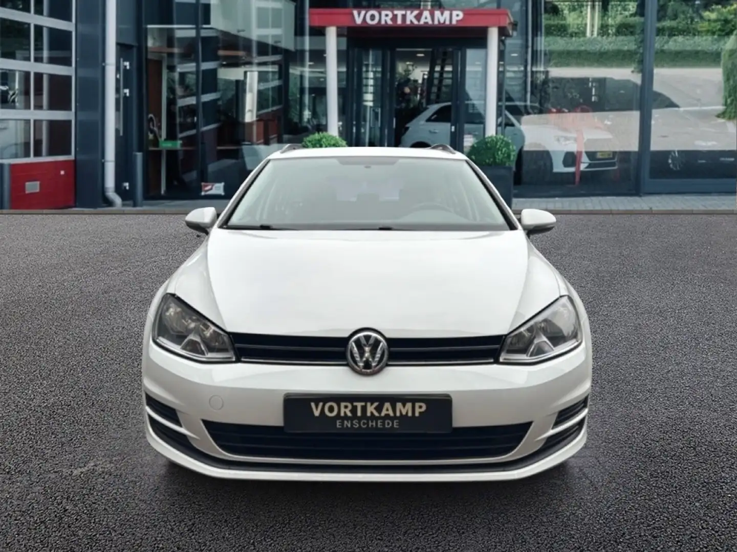 Volkswagen Golf 1.2 TSI TRENDLINE Wit - 2