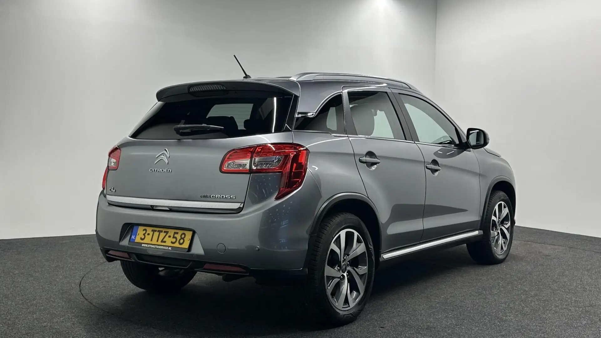Citroen C4 Aircross 1.6 Collection NAVIGATIE CRUISE ECC LM. Gris - 2