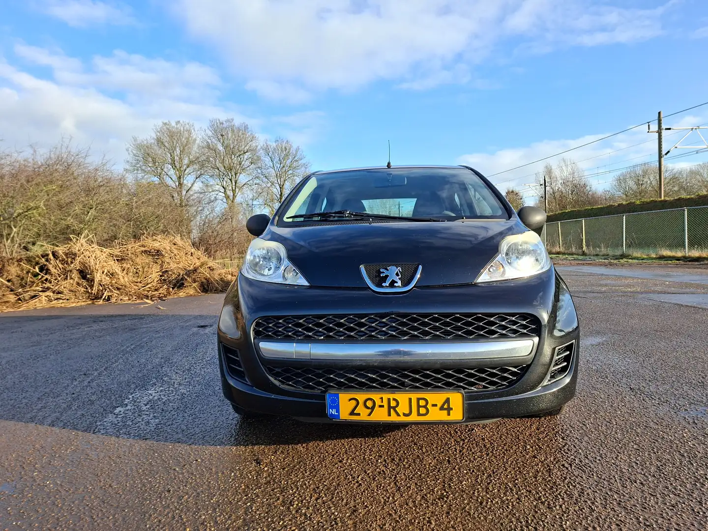 Peugeot 107 1.0-12V XR 5DRS Airco Schwarz - 2