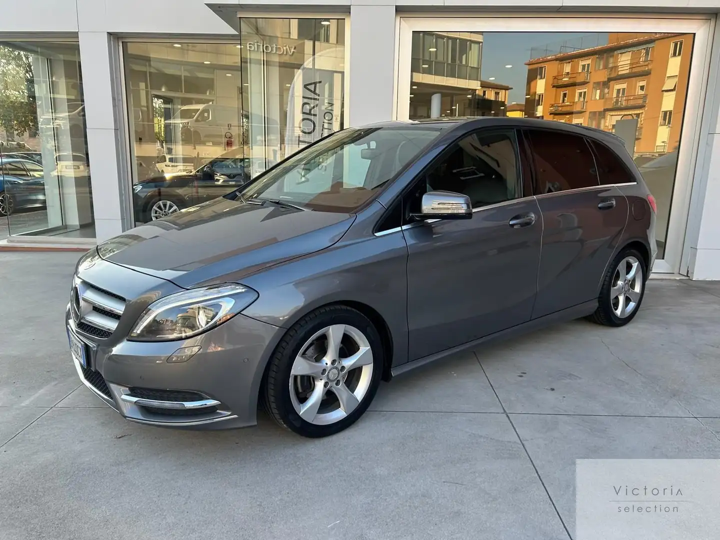 Mercedes-Benz B 200 200 CDI 136 CV C.MANUALE EXECUTIVENAVI RETROCAMERA Gris - 1