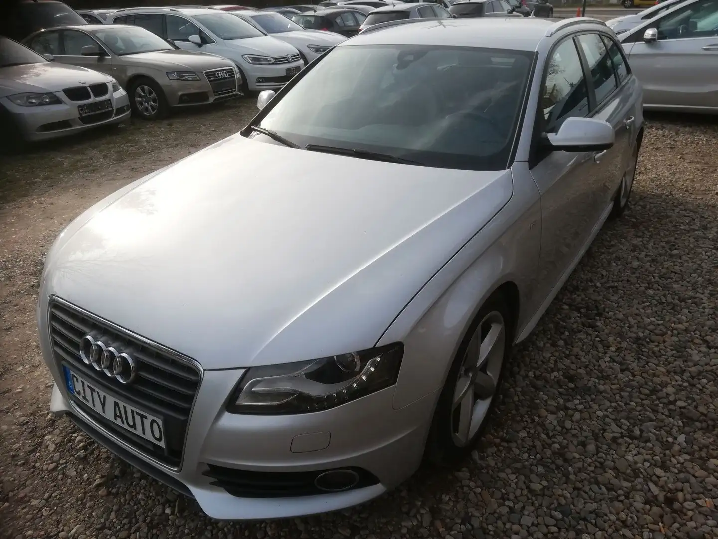 Audi A4 Avant Ambition / S-Line Paket Argento - 1