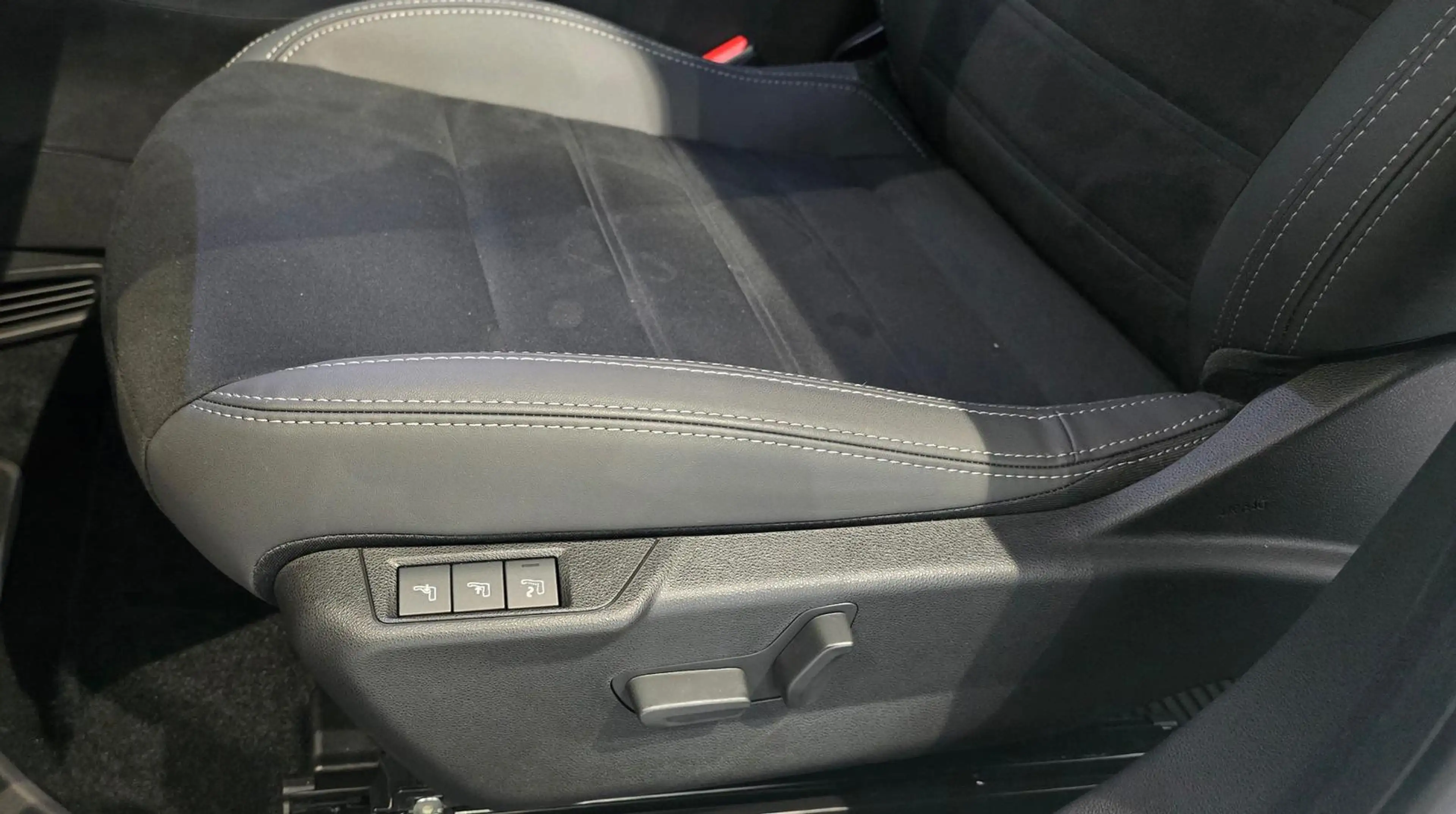 Fiat 600 Hybrid Sport - ACC -  Massagesitz — photo 11