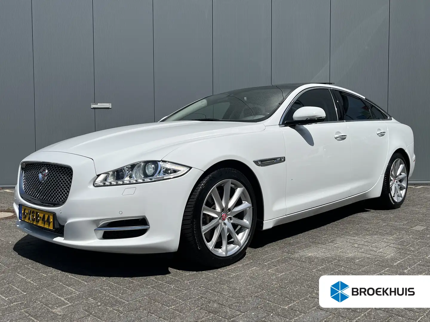 Jaguar XJ 3.0 V6D 275pk Premium Luxury Schuifdak | Bestuurde Blanco - 1