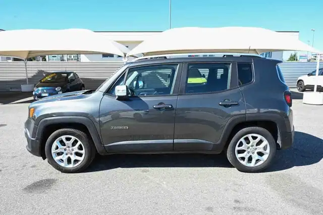 Jeep Renegade view 19