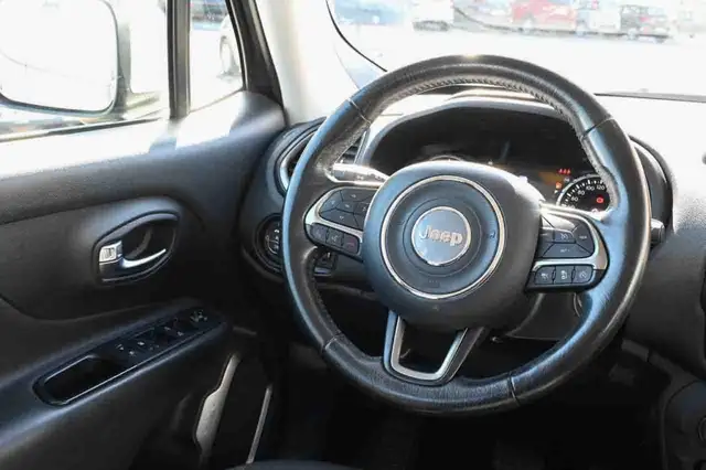 Jeep Renegade view 12
