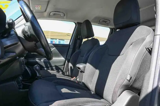 Jeep Renegade view 10