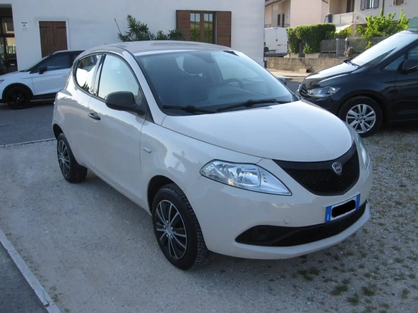 Lancia Ypsilon 0.9 TwinAir 85 CV 5p. Metano Ecochic NEOPATENTATI Gris - 2