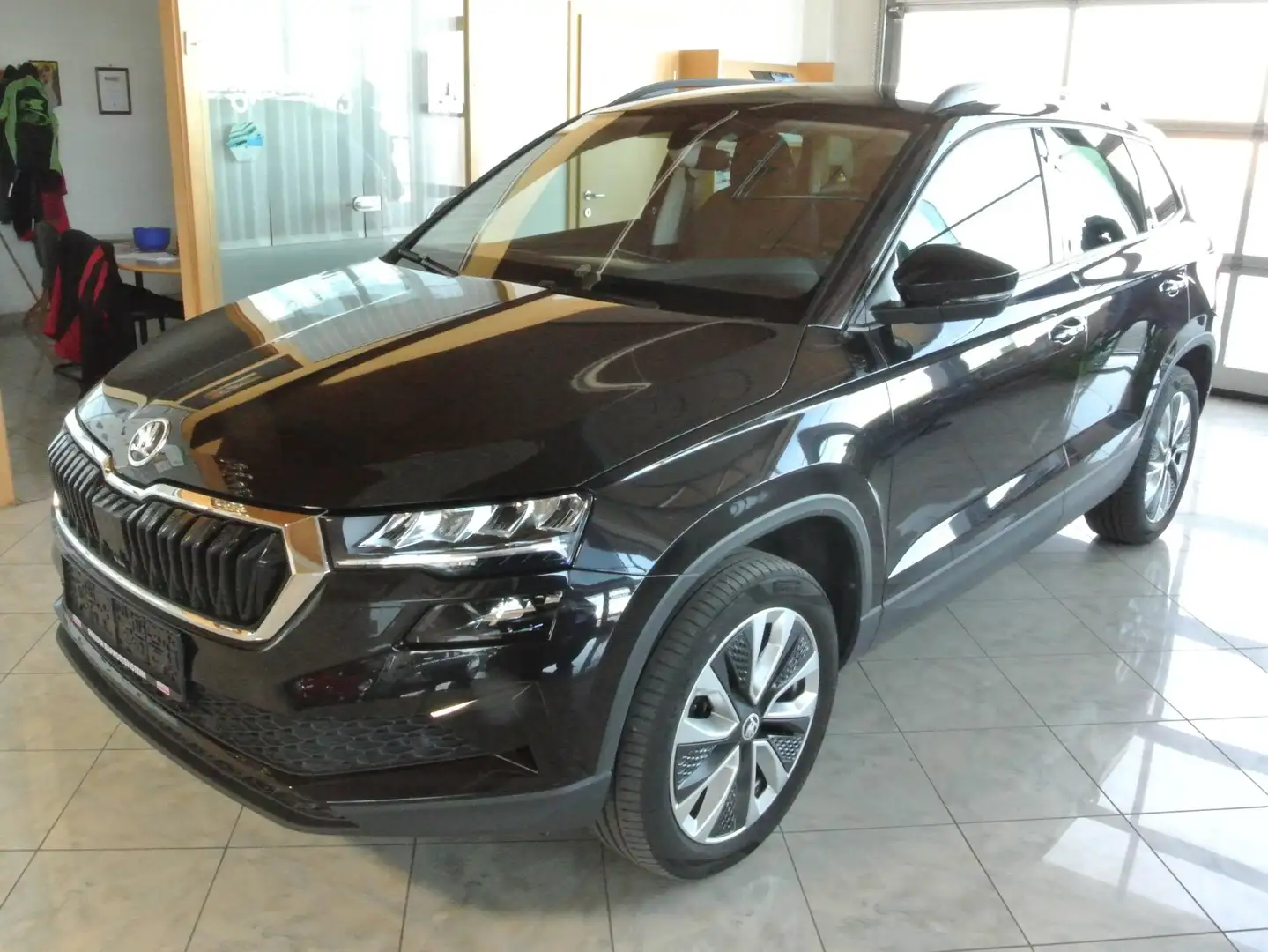 Skoda Karoq Style 4x4 2,0 TDI DSG *4xSHZG/KEYLESS/ACC/APP/NAVI/KAMERA/LED* Schwarz - 1