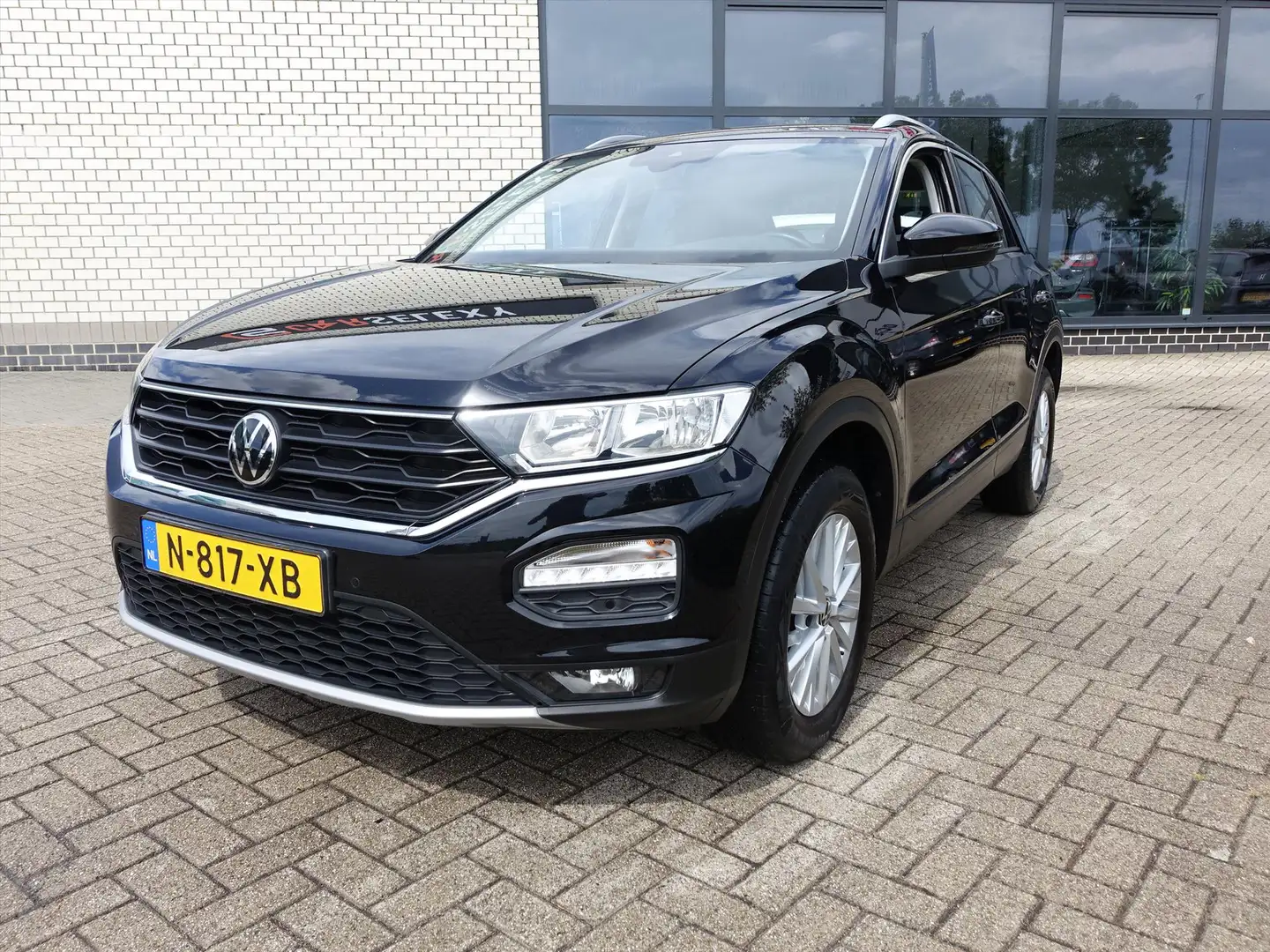 Volkswagen T-Roc 1.5 TSI 150pk 7-DSG Style Zwart - 2