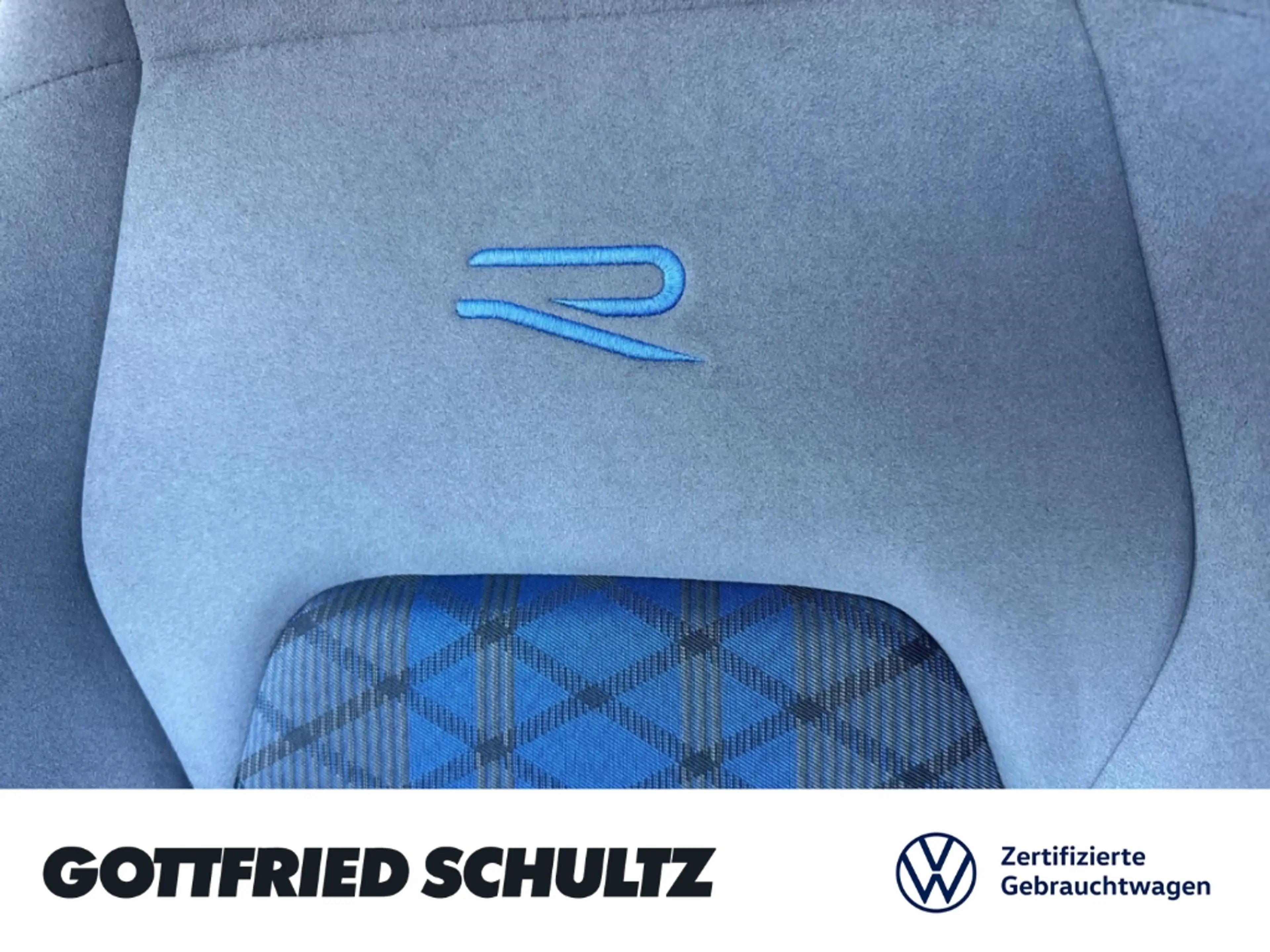 Volkswagen Golf R VIII TSI DSG CARPLAY SITZHEIZUNG ACC EINPARKHILFE — photo 15