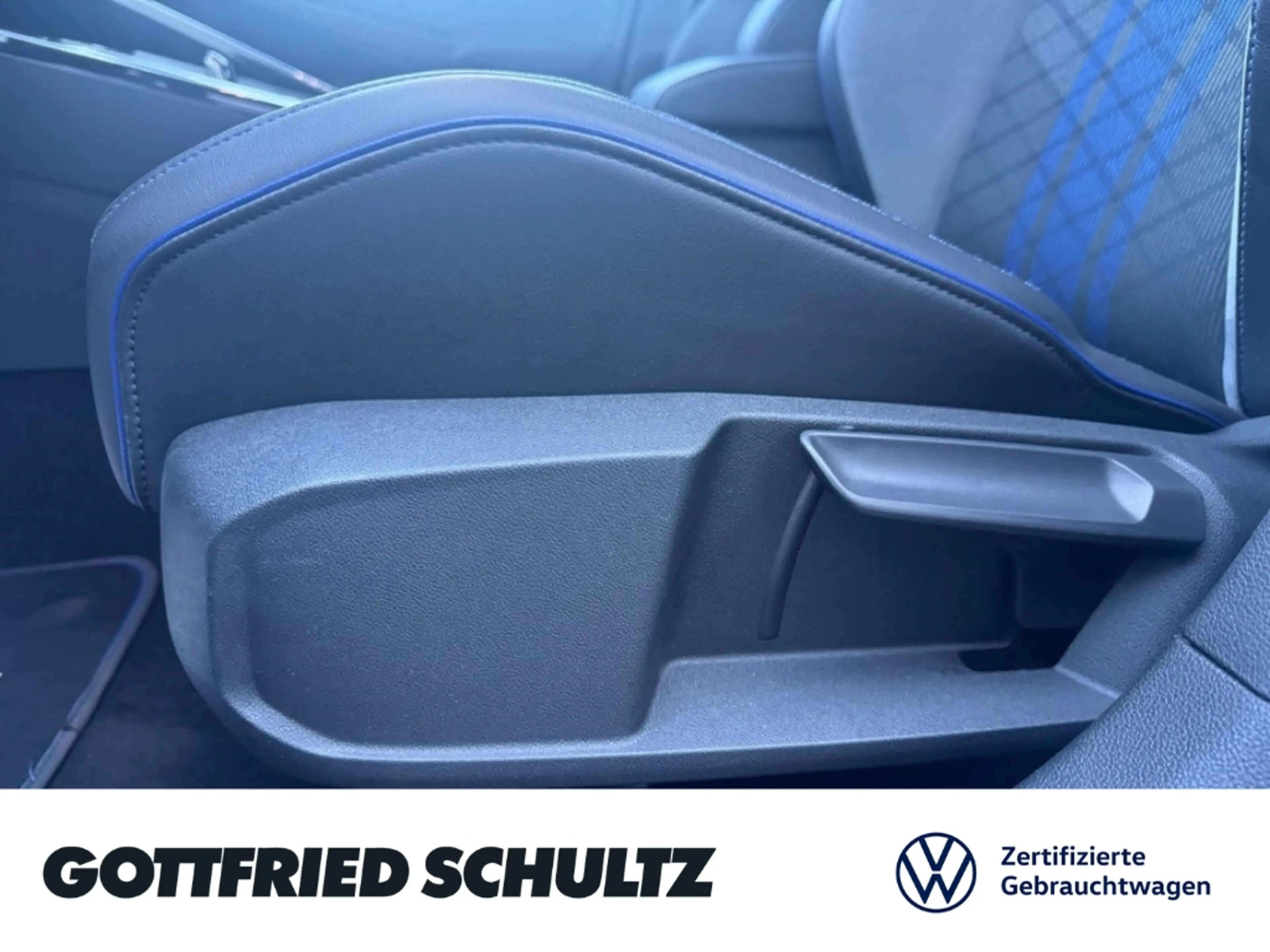 Volkswagen Golf R VIII TSI DSG CARPLAY SITZHEIZUNG ACC EINPARKHILFE — photo 13
