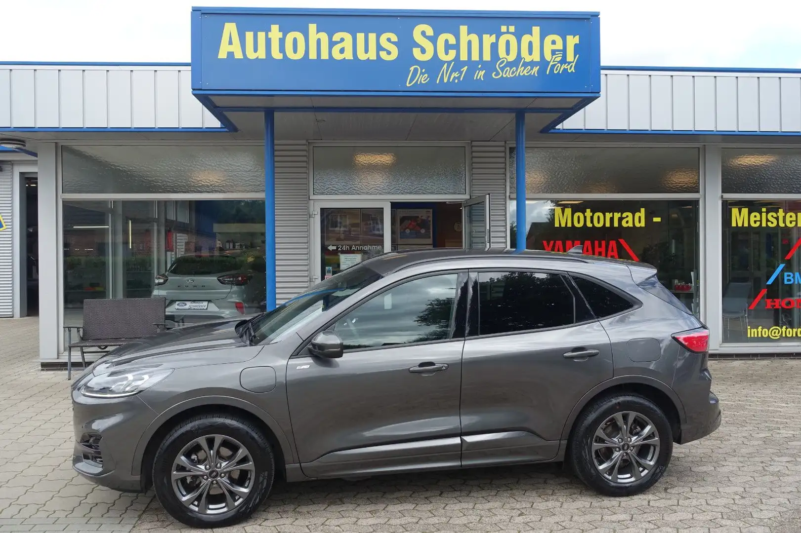Ford Kuga Plug-In Hybrid ST-Line X Gris - 1