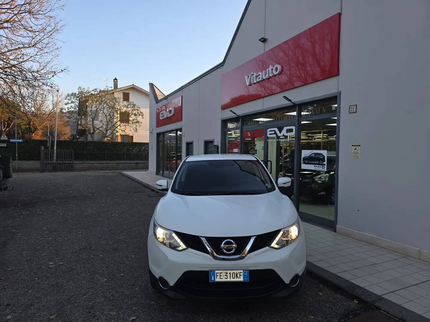 Nissan Qashqai Qashqai II 2014 1.5 dci Acenta 110cv E6 Weiß - 1