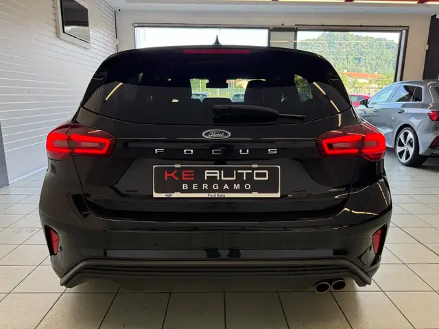 Ford Focus view 7