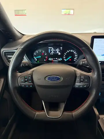 Ford Focus view 13