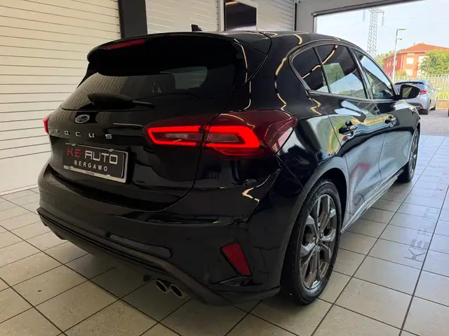 Ford Focus view 4
