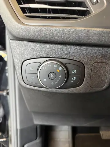 Ford Focus view 23
