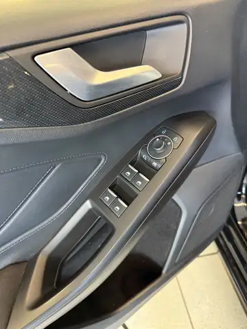 Ford Focus view 25