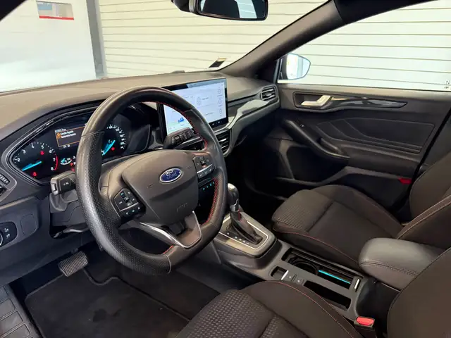 Ford Focus view 10