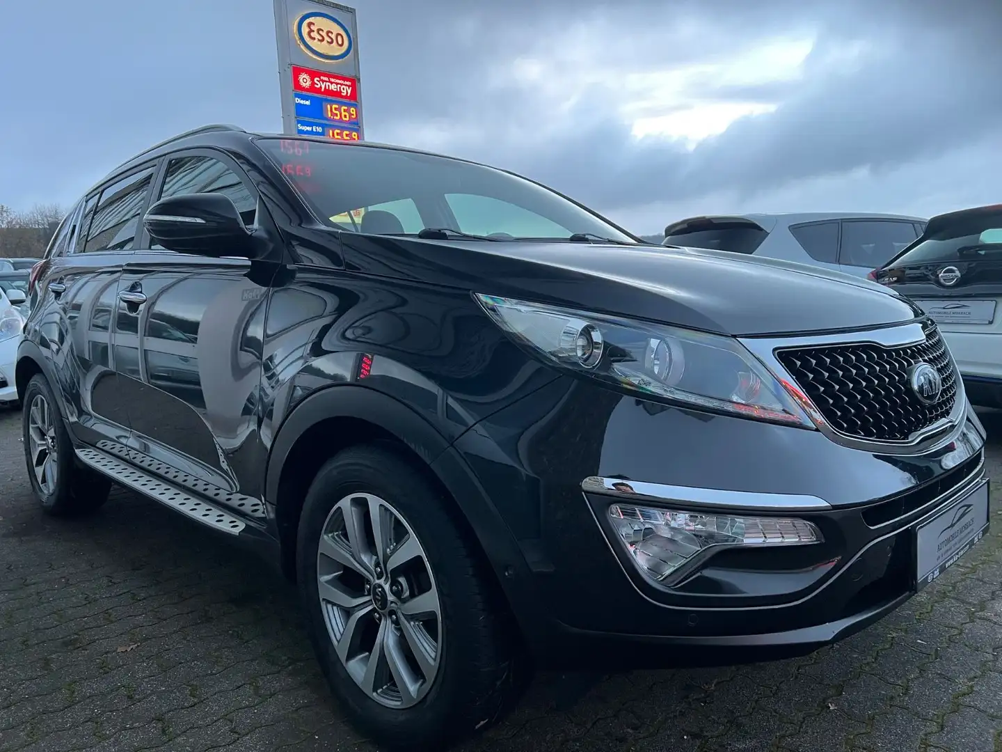 Kia Sportage Dream Team 1.6*R-CAM*LEDER*LED*NAVI*EU6 Schwarz - 1