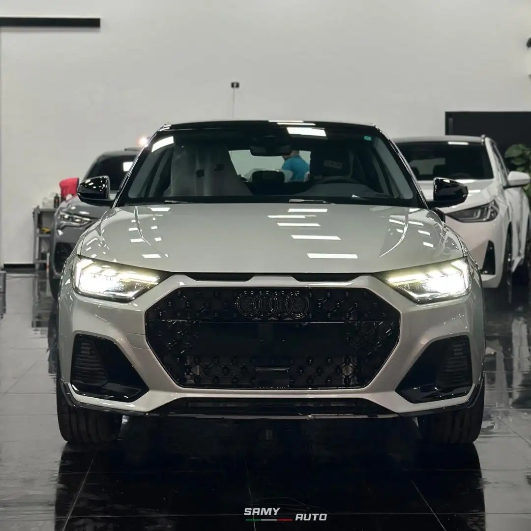 Audi A1 allstreet 30 1.0 tfsi Identity Black 116cv Argento - 1