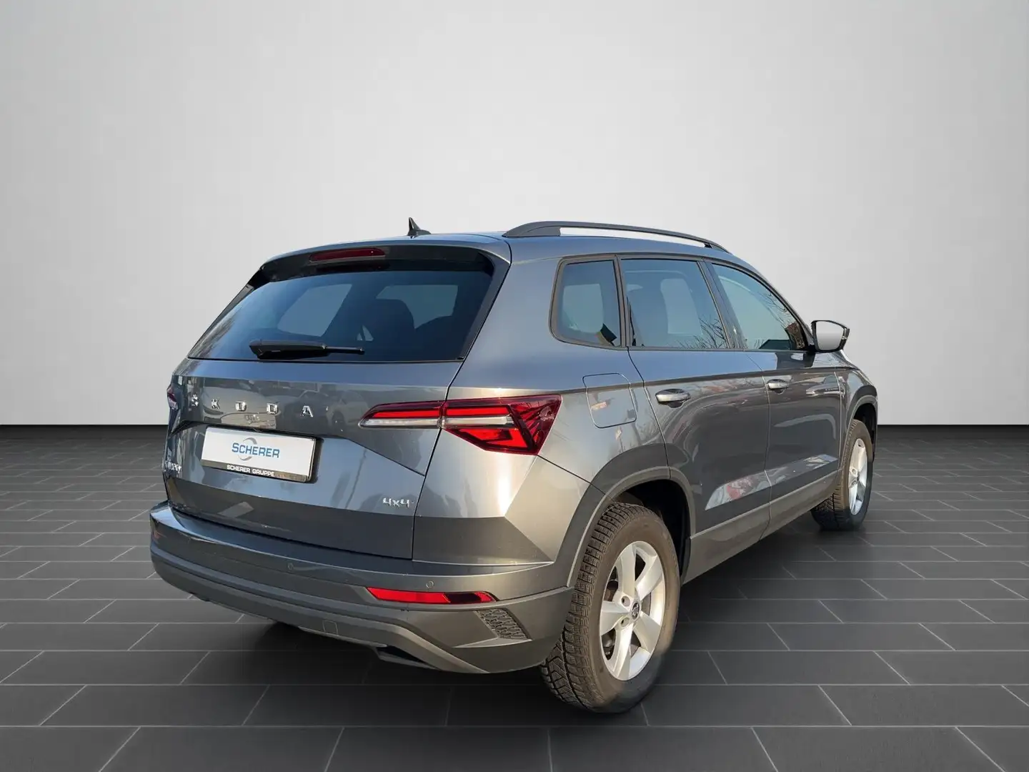 Skoda Karoq 2.0 TDI DSG 4x4 PANO AHK KAMERA Grau - 2