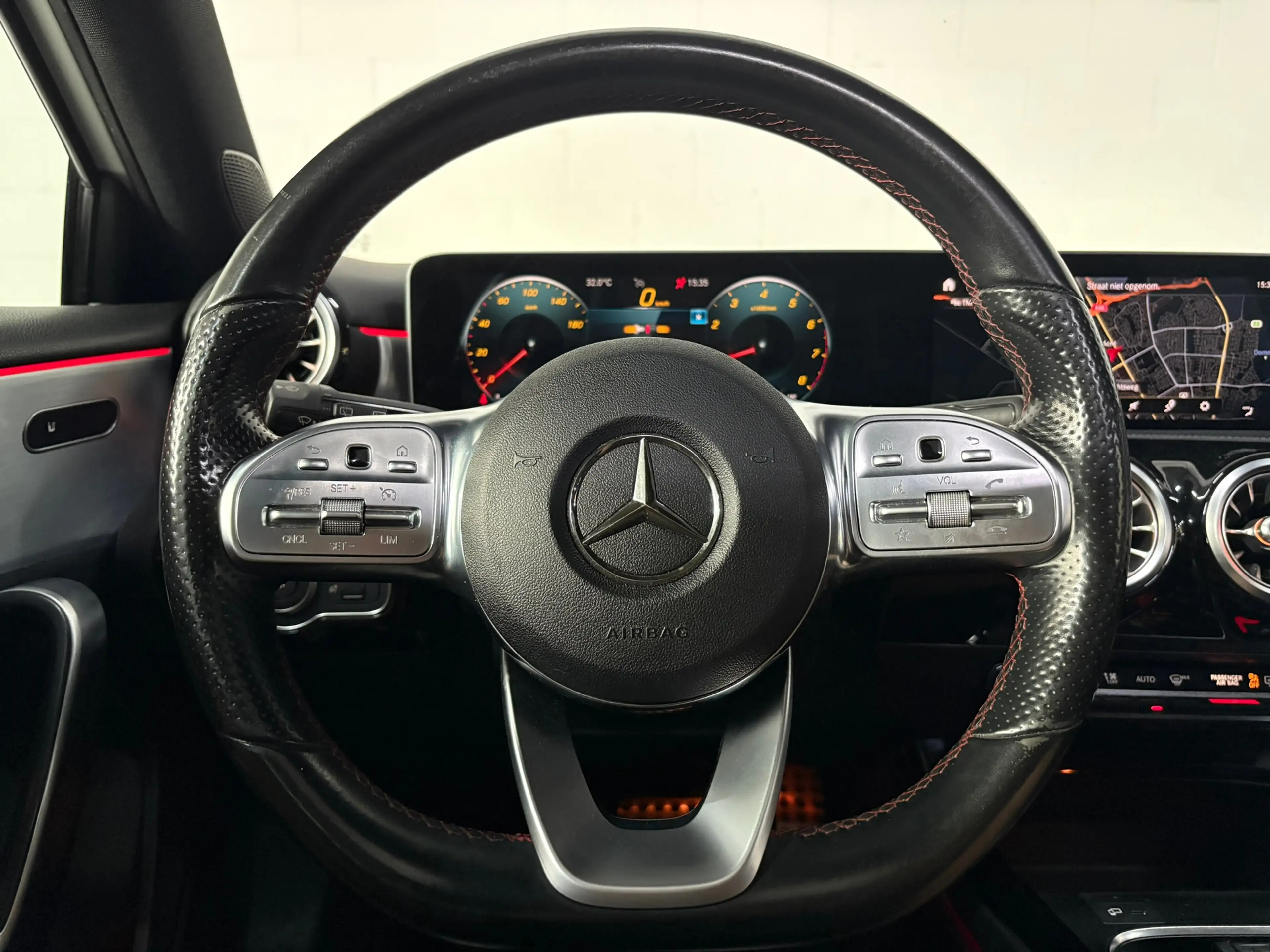 Mercedes-Benz A 250 Premium Plus AMG, Pano, Sfeer, Night — photo 11