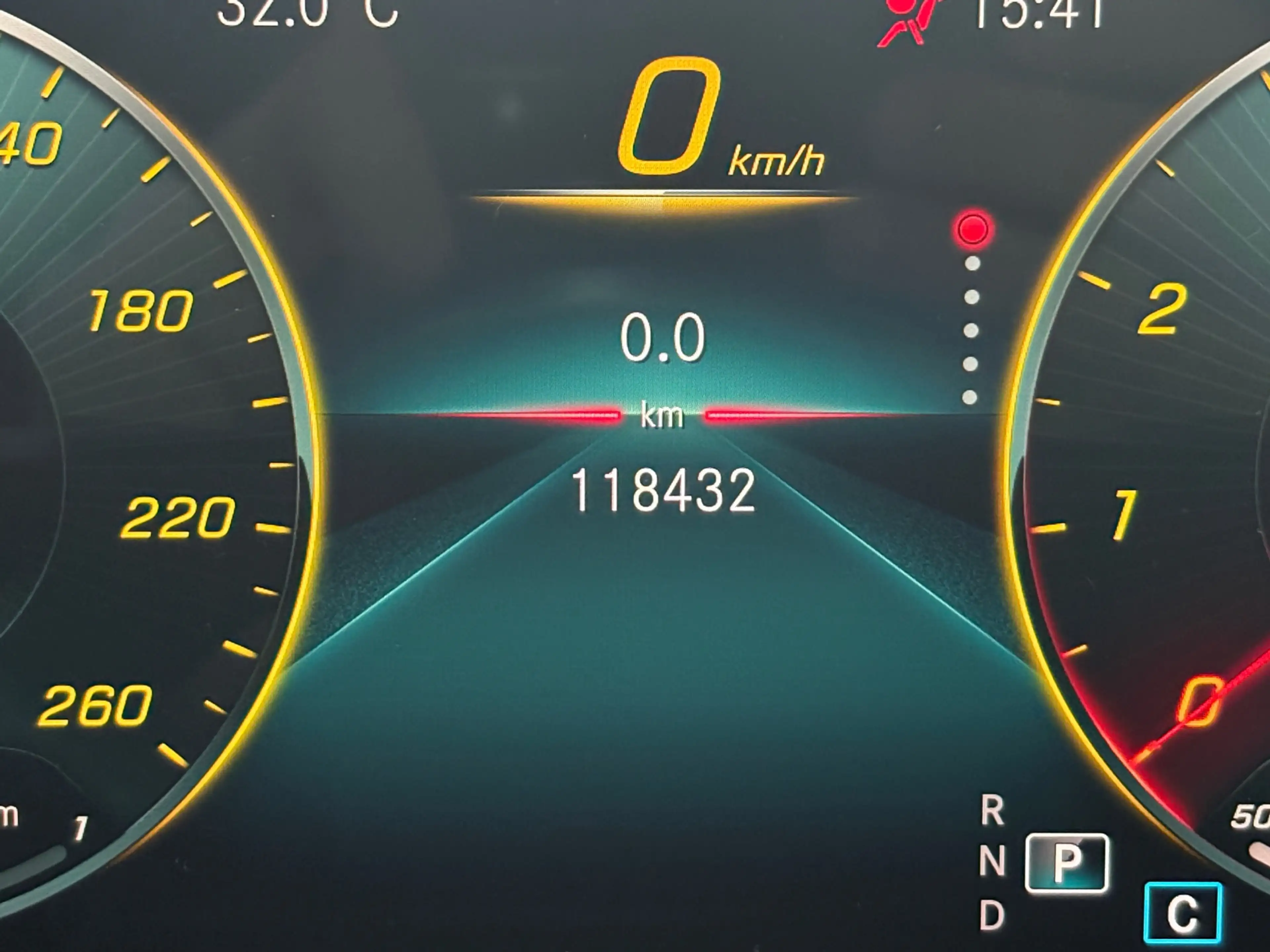 Mercedes-Benz A 250 Premium Plus AMG, Pano, Sfeer, Night — photo 22