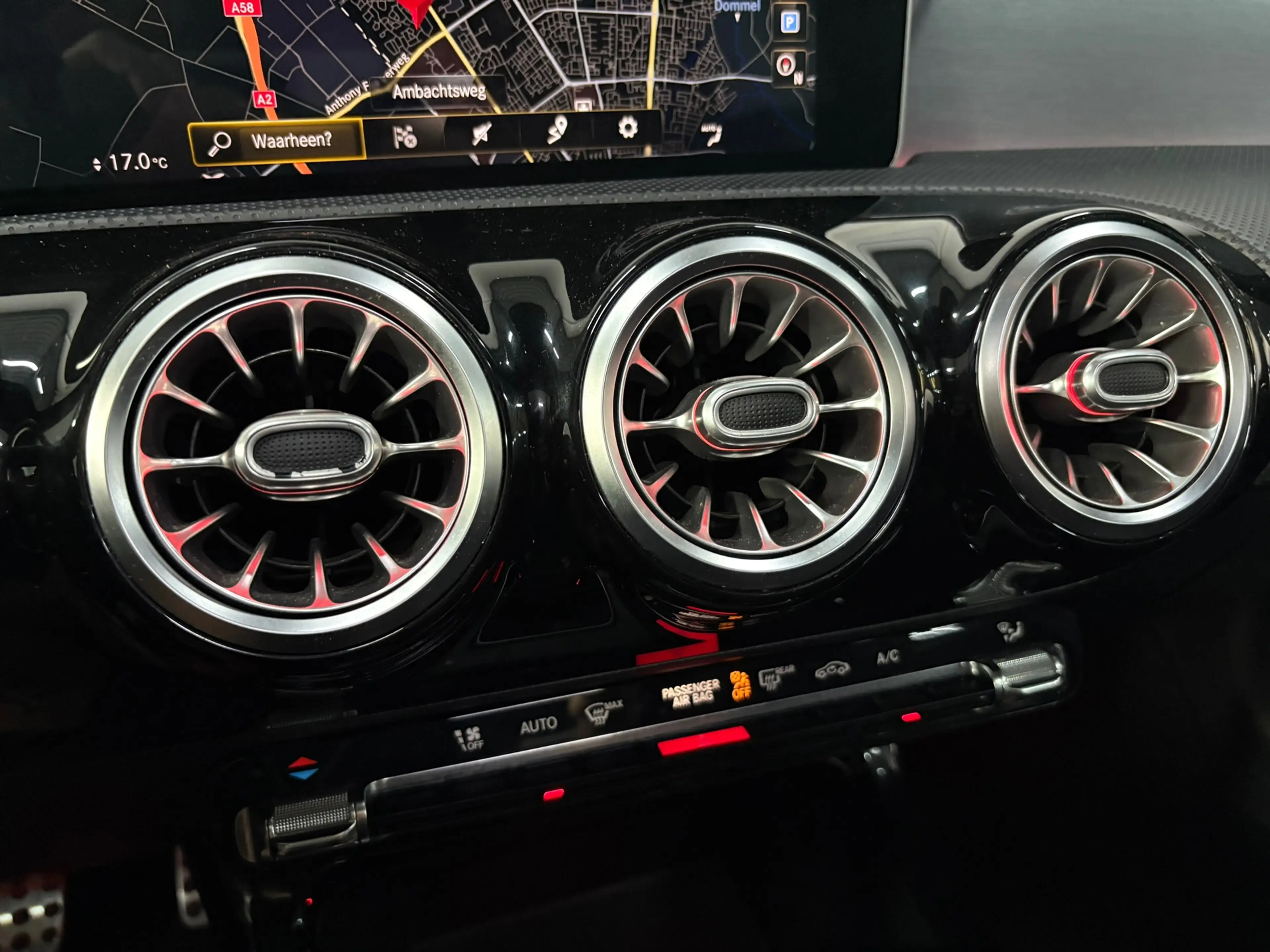 Mercedes-Benz A 250 Premium Plus AMG, Pano, Sfeer, Night — photo 15