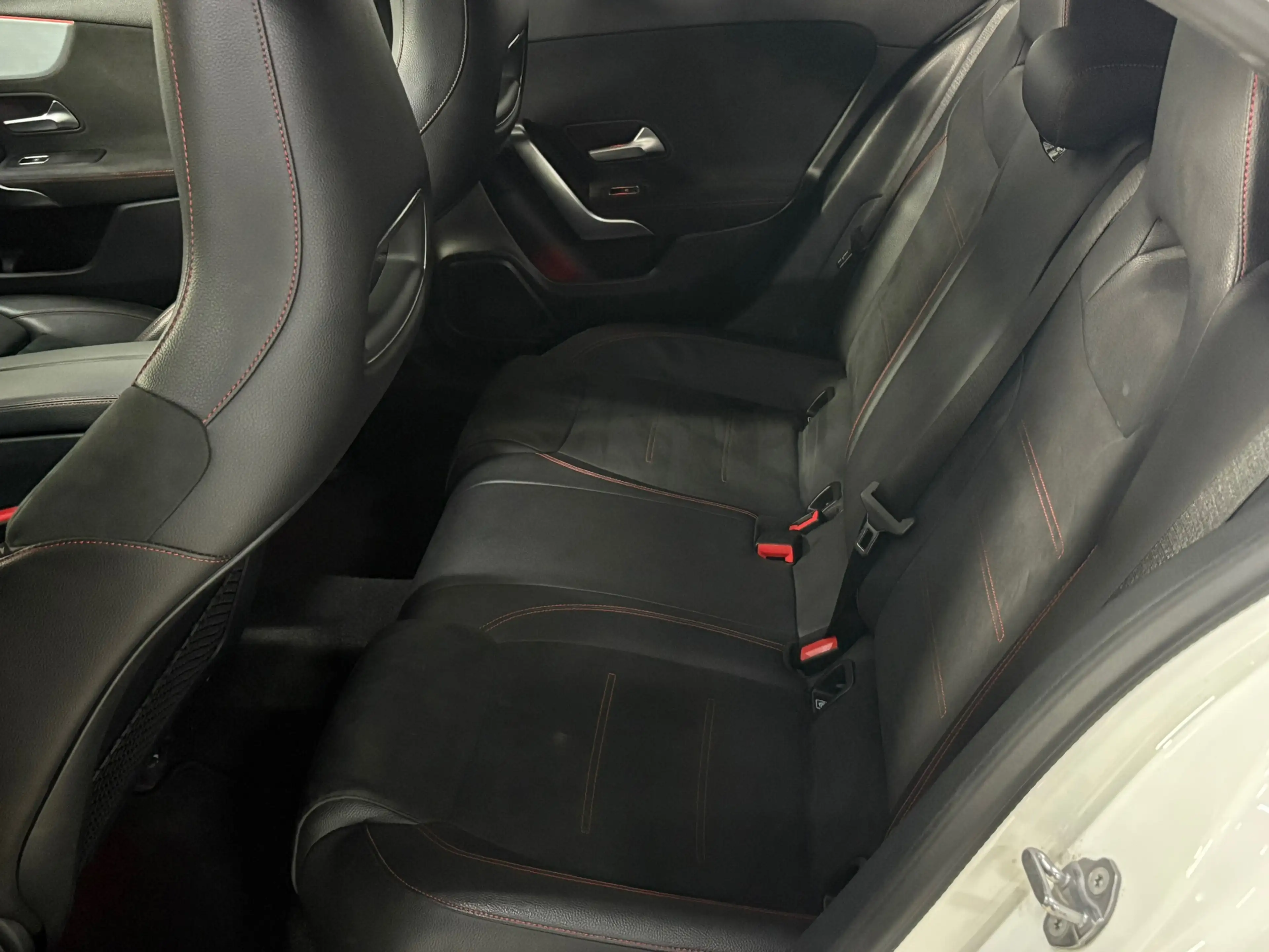 Mercedes-Benz A 250 Premium Plus AMG, Pano, Sfeer, Night — photo 7