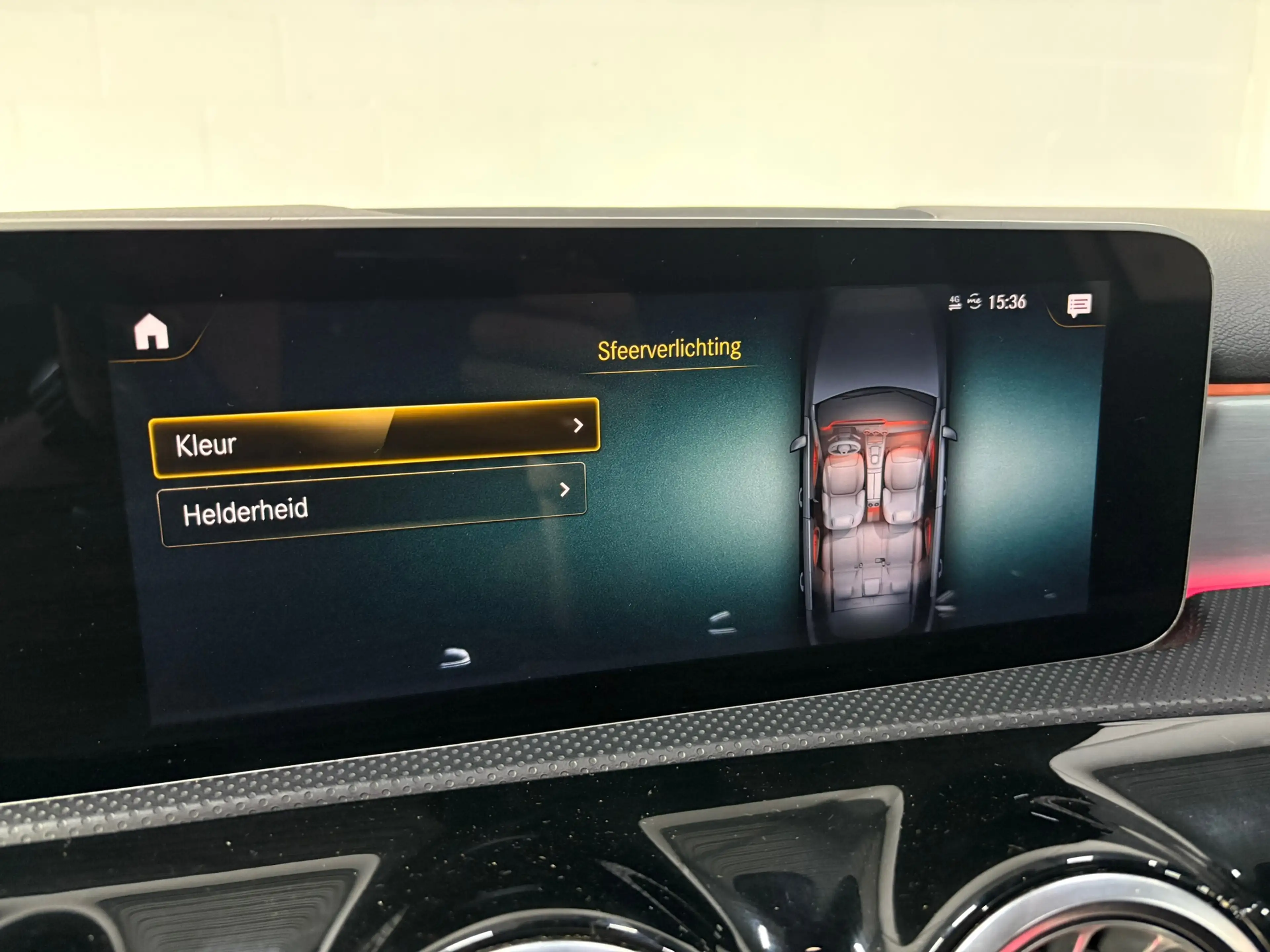 Mercedes-Benz A 250 Premium Plus AMG, Pano, Sfeer, Night — photo 17