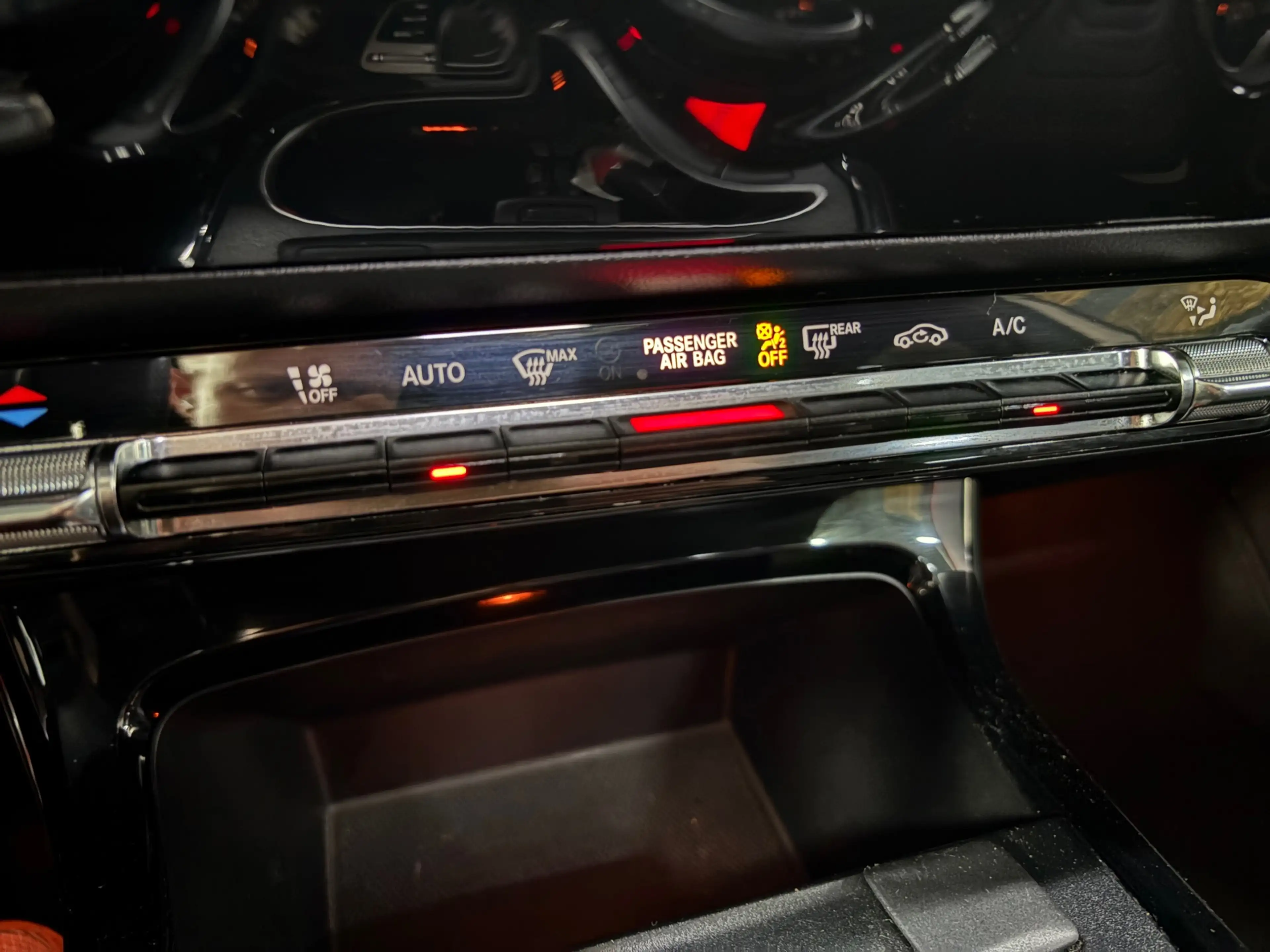 Mercedes-Benz A 250 Premium Plus AMG, Pano, Sfeer, Night — photo 16
