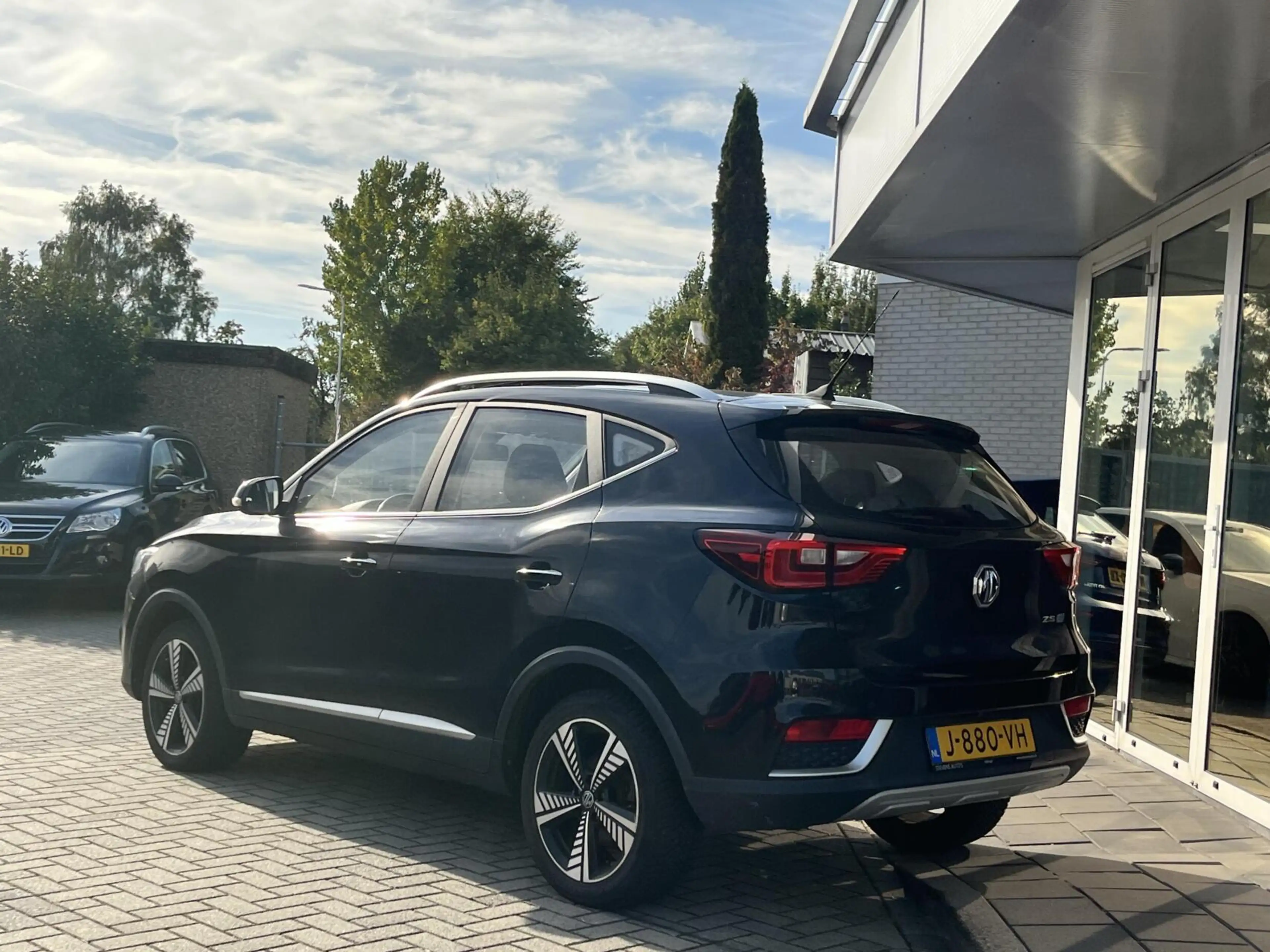 MG ZS EV Luxury 45 kWh SOH 90% PANO+LEDER+CARPLAY+KEYLES — photo 5