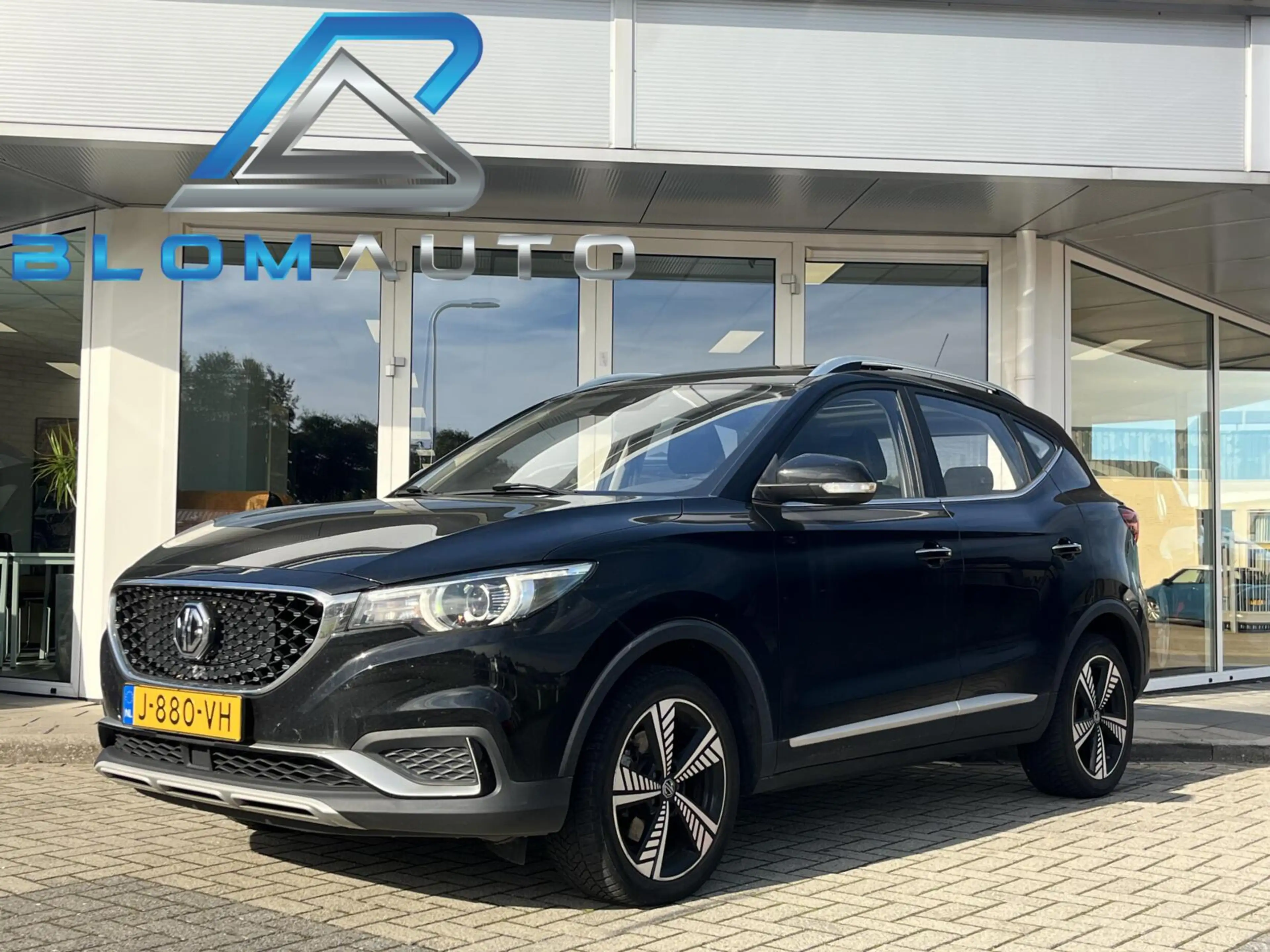 MG ZS EV Luxury 45 kWh SOH 90% PANO+LEDER+CARPLAY+KEYLES