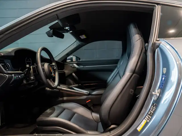 Porsche 911 view 14
